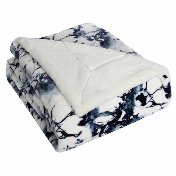 Life Comfort Ultimate Reversible Faux Fur Throw - Picture 2 of 4